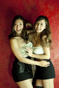 动漫美女受辱图